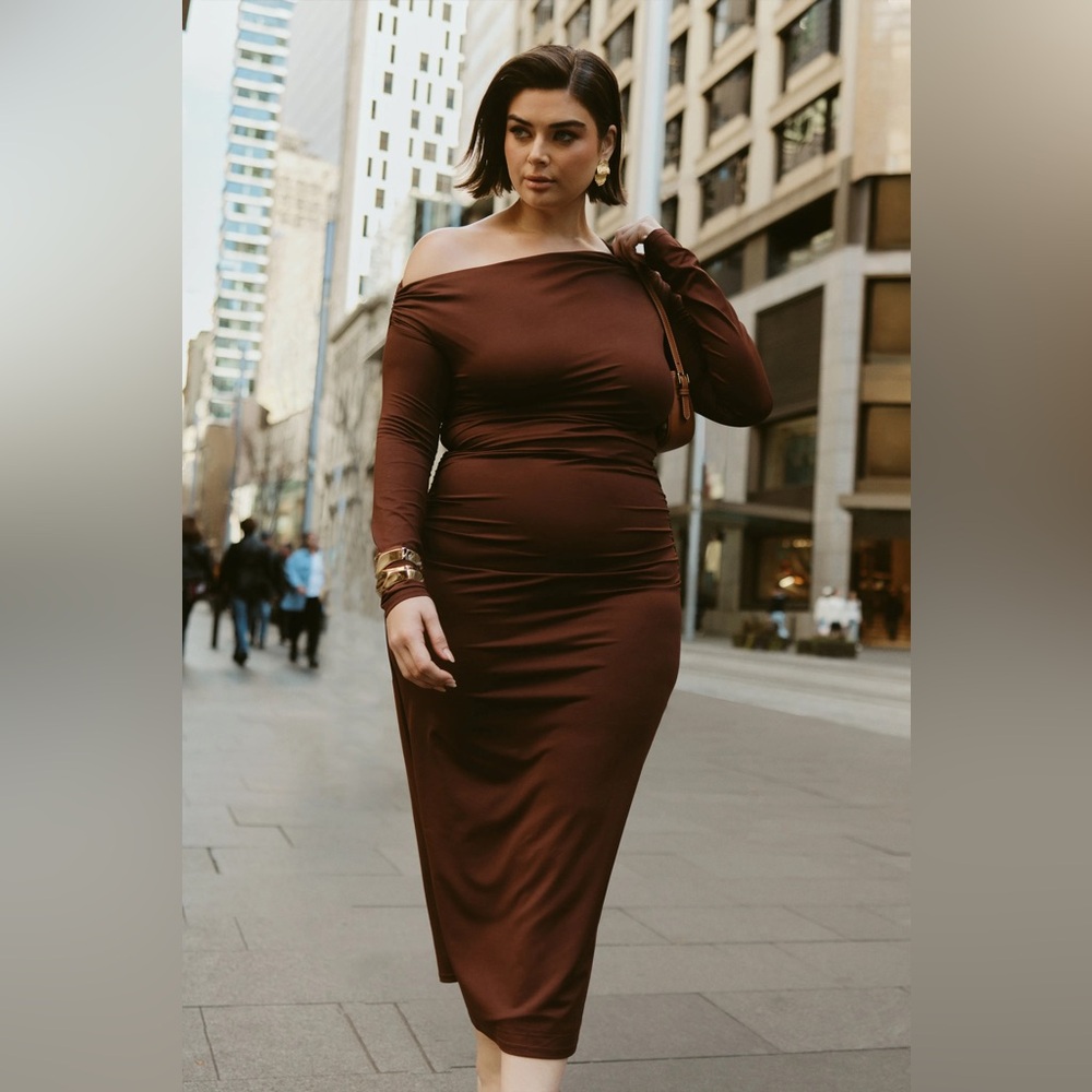 Meshki Christabel Nylon Ruched Midi Dress - Picture 7 of 8